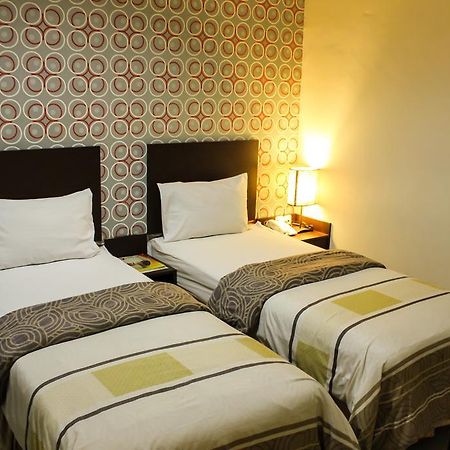 Vindhika Hotel Makassar Ngoại thất bức ảnh