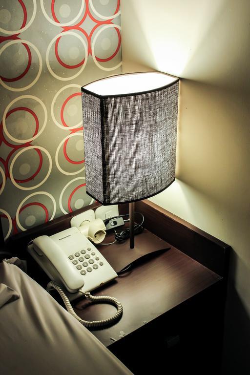 Vindhika Hotel Makassar Ngoại thất bức ảnh
