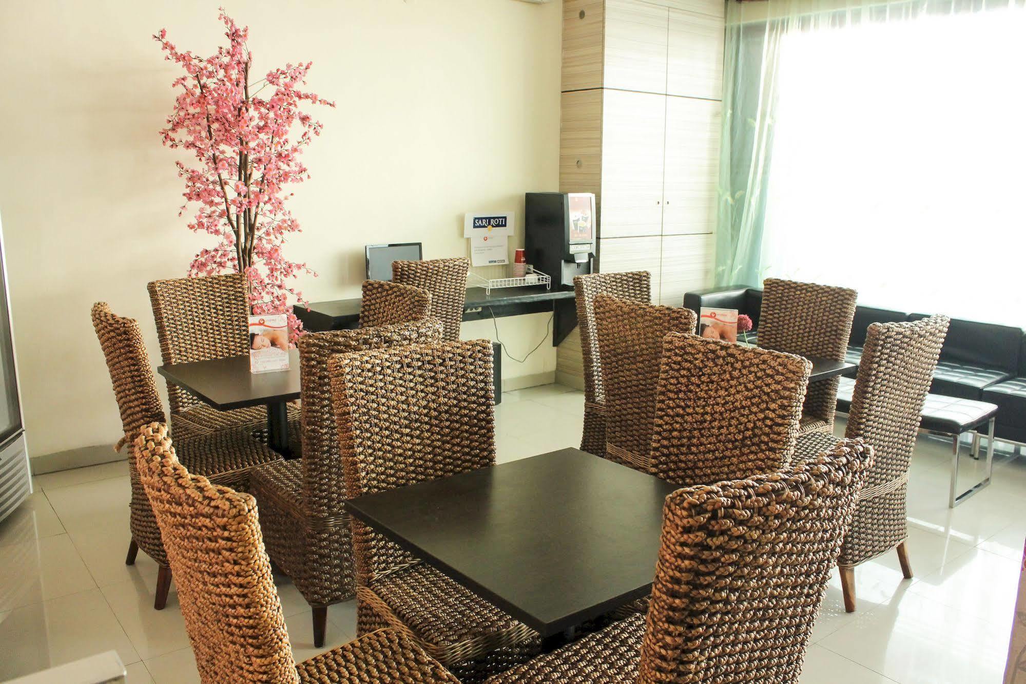 Vindhika Hotel Makassar Ngoại thất bức ảnh